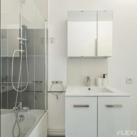 Flexliving - - Mouchez Nyaraló
